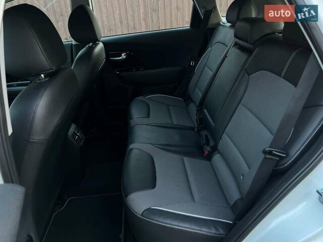 Белый Киа Niro, объемом двигателя 0 л и пробегом 179 тыс. км за 17800 $, фото 21 на Automoto.ua