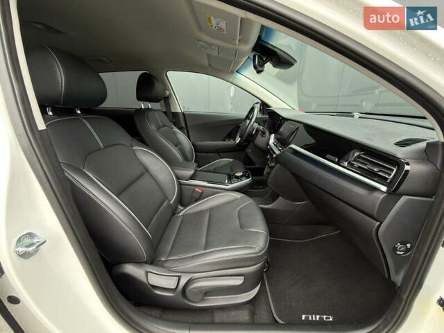 Белый Киа Niro, объемом двигателя 0 л и пробегом 51 тыс. км за 24200 $, фото 70 на Automoto.ua