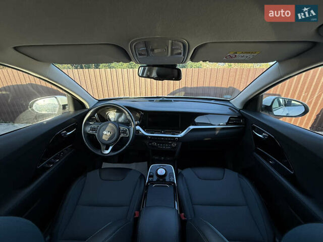 Білий Кіа Niro, об'ємом двигуна 0 л та пробігом 121 тис. км за 18950 $, фото 29 на Automoto.ua