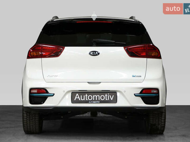 Киа Niro 2021 в Киеве на Automoto.ua Белый Киа Niro, объемом двигателя 0 л и пробегом 52 тыс. км за 18200 $, фото 7 на Automoto.ua