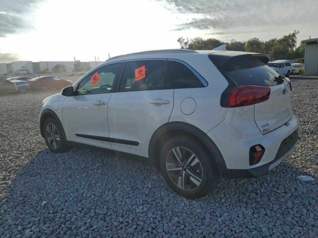 Белый Киа Niro, объемом двигателя 1.6 л и пробегом 65 тыс. км за 3500 $, фото 1 на Automoto.ua