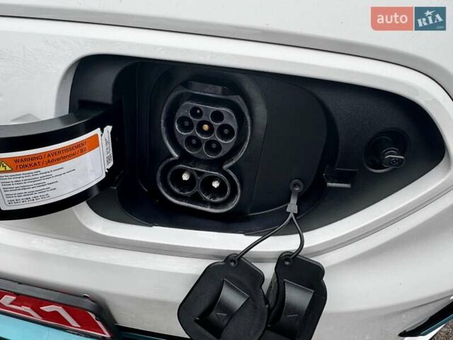Белый Киа Niro, объемом двигателя 0 л и пробегом 160 тыс. км за 19400 $, фото 18 на Automoto.ua