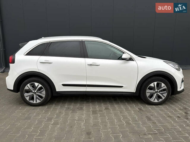 Белый Киа Niro, объемом двигателя 0 л и пробегом 51 тыс. км за 24200 $, фото 60 на Automoto.ua