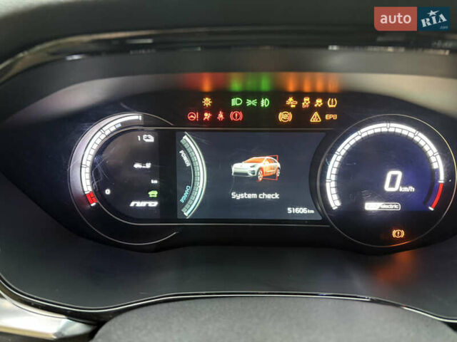 Білий Кіа Niro, об'ємом двигуна 0 л та пробігом 52 тис. км за 20500 $, фото 4 на Automoto.ua