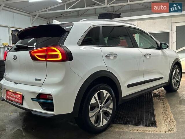 Белый Киа Niro, объемом двигателя 0 л и пробегом 38 тыс. км за 24700 $, фото 30 на Automoto.ua
