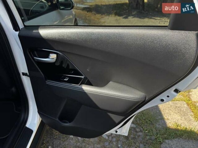 Белый Киа Niro, объемом двигателя 0 л и пробегом 140 тыс. км за 17800 $, фото 52 на Automoto.ua