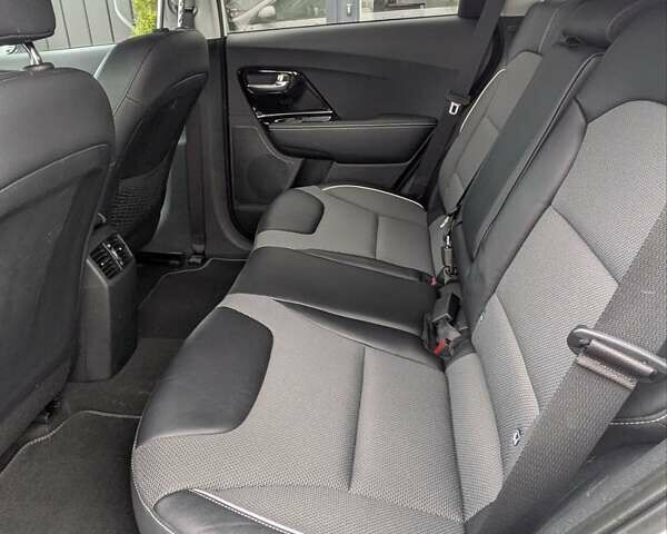 Білий Кіа Niro, об'ємом двигуна 0 л та пробігом 50 тис. км за 17300 $, фото 23 на Automoto.ua