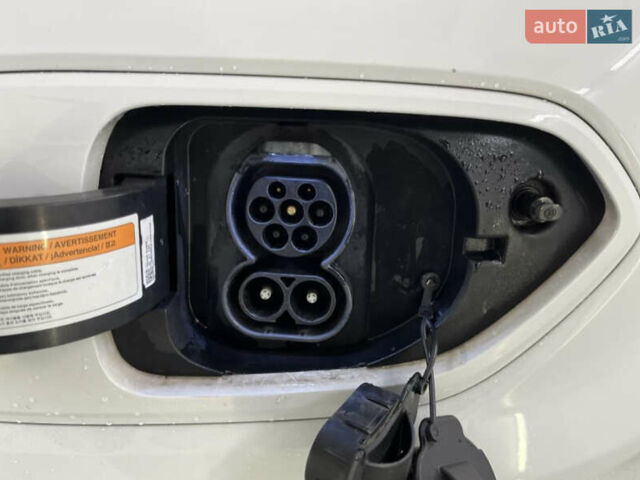 Белый Киа Niro, объемом двигателя 0 л и пробегом 164 тыс. км за 17750 $, фото 69 на Automoto.ua