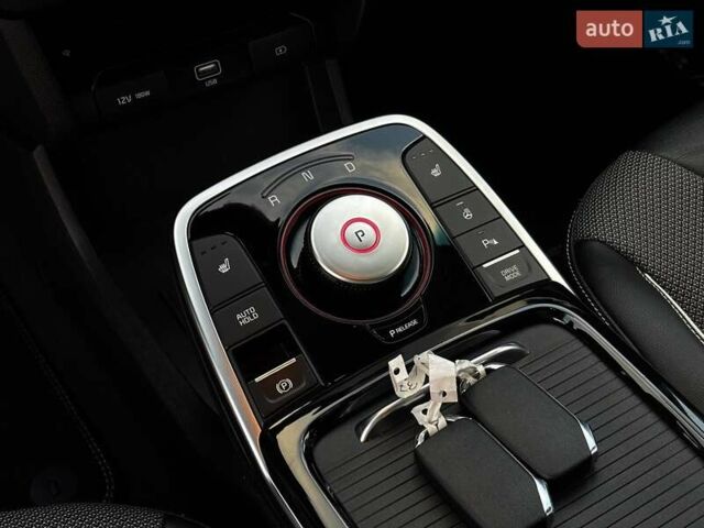 Белый Киа Niro, объемом двигателя 0 л и пробегом 72 тыс. км за 23600 $, фото 23 на Automoto.ua
