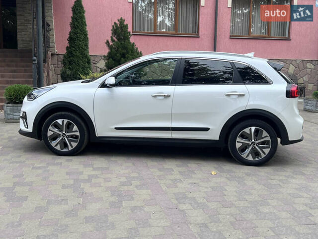 Белый Киа Niro, объемом двигателя 0 л и пробегом 92 тыс. км за 19800 $, фото 10 на Automoto.ua