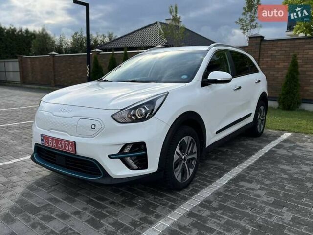 Білий Кіа Niro, об'ємом двигуна 0 л та пробігом 114 тис. км за 18300 $, фото 7 на Automoto.ua