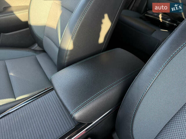 Білий Кіа Niro, об'ємом двигуна 0 л та пробігом 121 тис. км за 18950 $, фото 21 на Automoto.ua