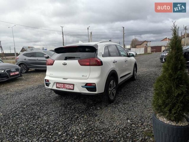 Білий Кіа Niro, об'ємом двигуна 0 л та пробігом 50 тис. км за 17300 $, фото 1 на Automoto.ua