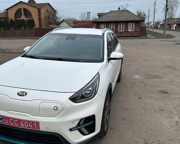 Белый Киа Niro, объемом двигателя 0 л и пробегом 1 тыс. км за 17950 $, фото 4 на Automoto.ua