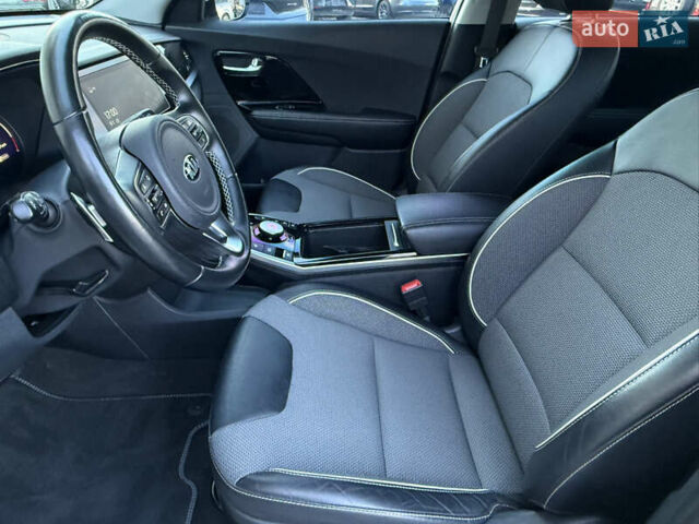 Белый Киа Niro, объемом двигателя 0 л и пробегом 80 тыс. км за 17800 $, фото 46 на Automoto.ua