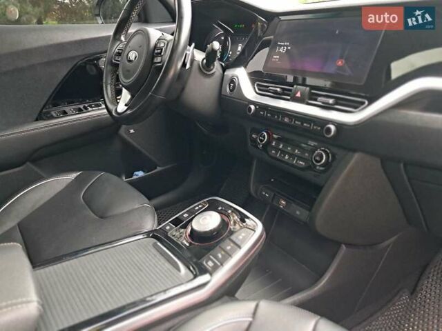 Білий Кіа Niro, об'ємом двигуна 0 л та пробігом 60 тис. км за 22900 $, фото 13 на Automoto.ua