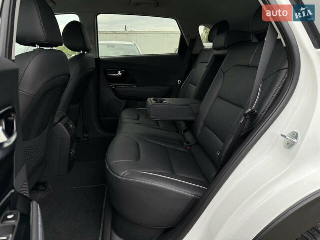Белый Киа Niro, объемом двигателя 0 л и пробегом 54 тыс. км за 24700 $, фото 94 на Automoto.ua