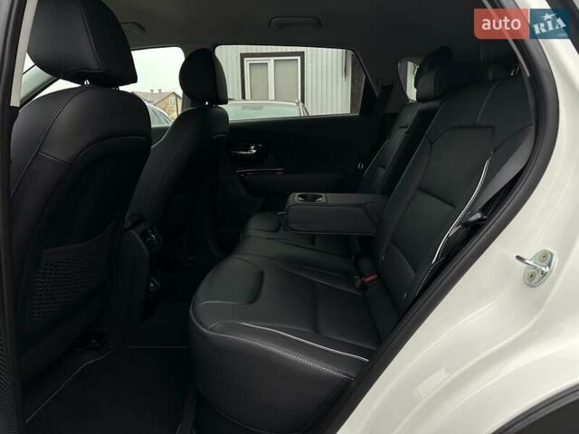 Белый Киа Niro, объемом двигателя 0 л и пробегом 38 тыс. км за 24700 $, фото 88 на Automoto.ua