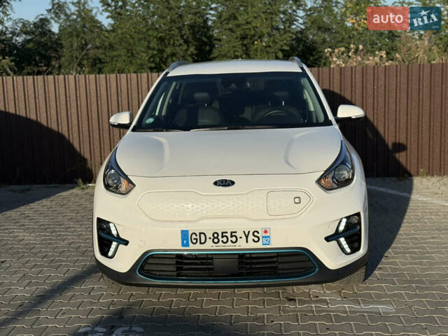 Білий Кіа Niro, об'ємом двигуна 0 л та пробігом 121 тис. км за 18950 $, фото 7 на Automoto.ua