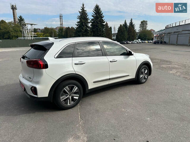 Белый Киа Niro, объемом двигателя 1.6 л и пробегом 40 тыс. км за 25150 $, фото 4 на Automoto.ua