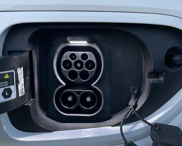 Белый Киа Niro, объемом двигателя 0 л и пробегом 95 тыс. км за 16500 $, фото 67 на Automoto.ua