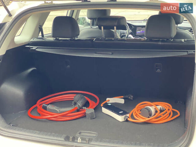 Белый Киа Niro, объемом двигателя 0 л и пробегом 150 тыс. км за 18299 $, фото 28 на Automoto.ua