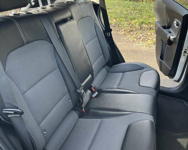 Белый Киа Niro, объемом двигателя 0 л и пробегом 96 тыс. км за 16800 $, фото 42 на Automoto.ua