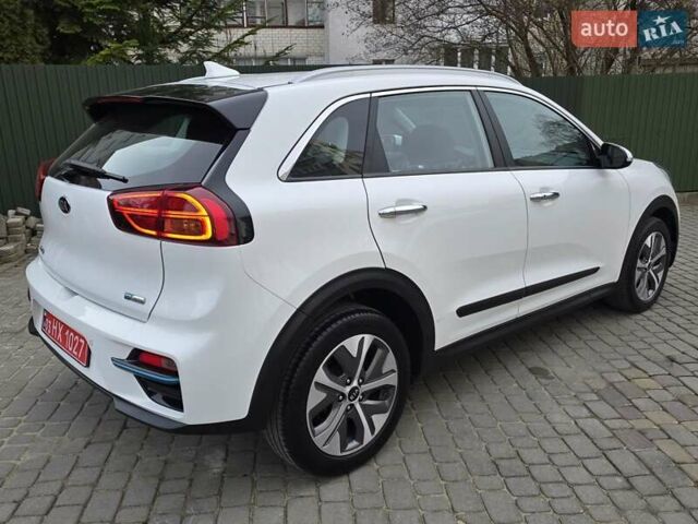 Белый Киа Niro, объемом двигателя 0 л и пробегом 149 тыс. км за 17499 $, фото 6 на Automoto.ua