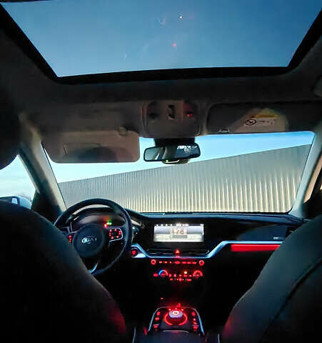 Белый Киа Niro, объемом двигателя 0 л и пробегом 180 тыс. км за 19900 $, фото 7 на Automoto.ua