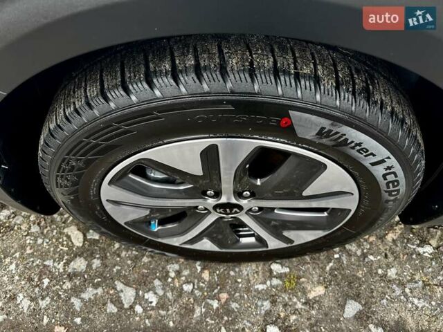 Белый Киа Niro, объемом двигателя 0 л и пробегом 160 тыс. км за 19400 $, фото 10 на Automoto.ua