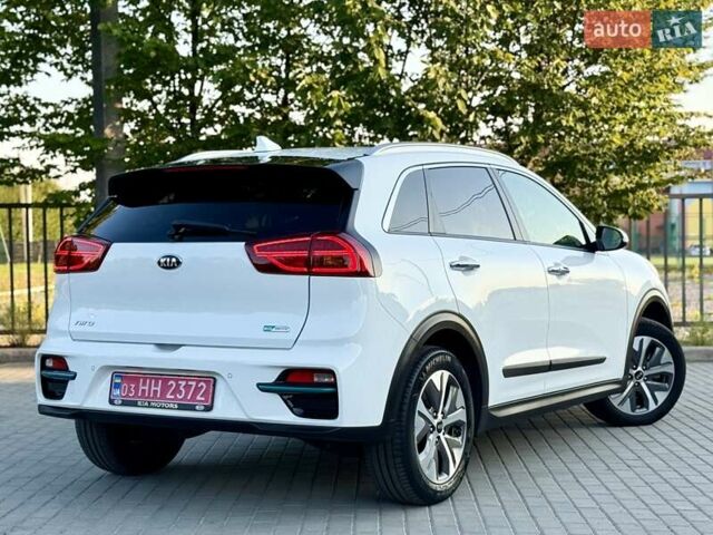 Белый Киа Niro, объемом двигателя 0 л и пробегом 82 тыс. км за 18950 $, фото 19 на Automoto.ua
