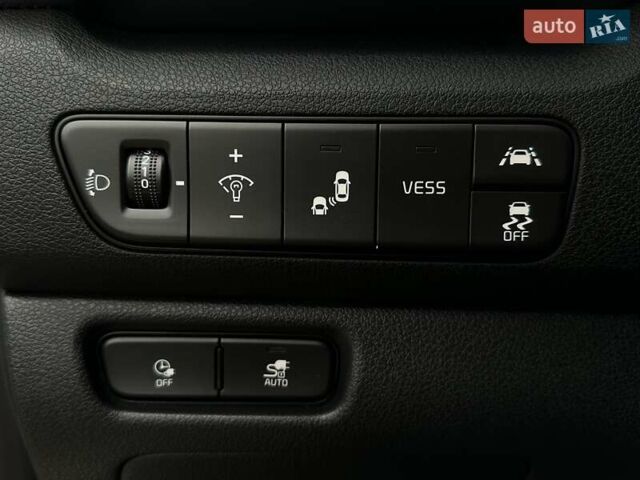 Білий Кіа Niro, об'ємом двигуна 0 л та пробігом 62 тис. км за 24500 $, фото 39 на Automoto.ua