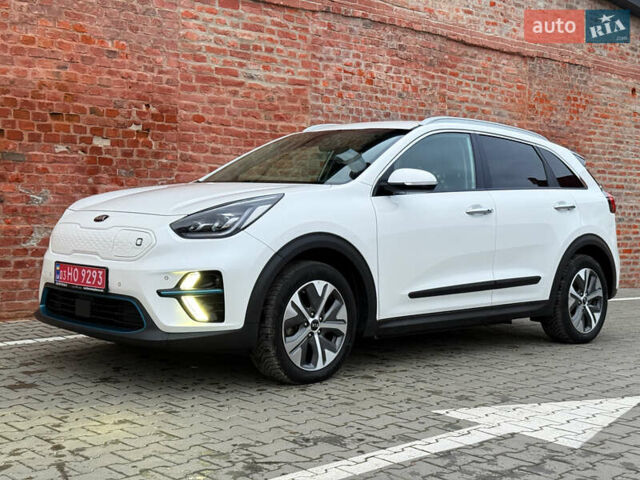 Білий Кіа Niro, об'ємом двигуна 0 л та пробігом 118 тис. км за 20500 $, фото 20 на Automoto.ua