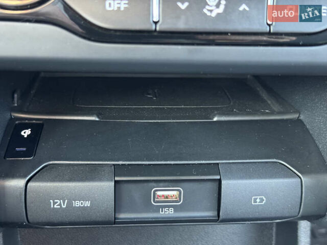 Білий Кіа Niro, об'ємом двигуна 0 л та пробігом 107 тис. км за 20900 $, фото 29 на Automoto.ua