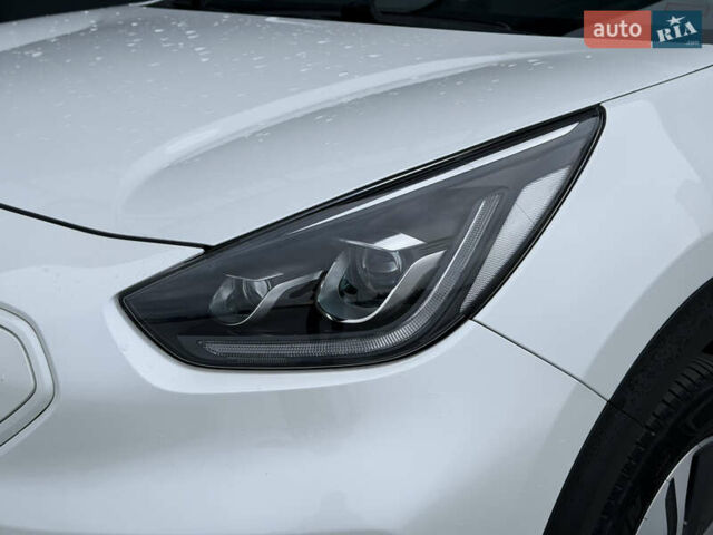 Белый Киа Niro, объемом двигателя 0 л и пробегом 39 тыс. км за 23400 $, фото 8 на Automoto.ua