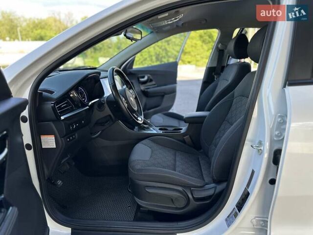 Белый Киа Niro, объемом двигателя 1.58 л и пробегом 18 тыс. км за 25900 $, фото 24 на Automoto.ua
