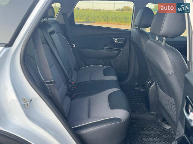 Белый Киа Niro, объемом двигателя 0 л и пробегом 112 тыс. км за 19800 $, фото 11 на Automoto.ua
