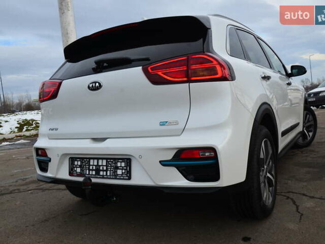 Белый Киа Niro, объемом двигателя 0 л и пробегом 73 тыс. км за 19548 $, фото 30 на Automoto.ua