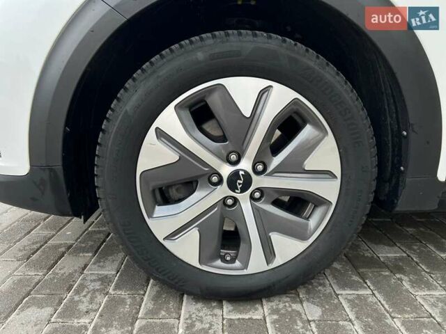 Білий Кіа Niro, об'ємом двигуна 0 л та пробігом 115 тис. км за 17700 $, фото 8 на Automoto.ua