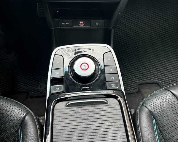 Білий Кіа Niro, об'ємом двигуна 0 л та пробігом 52 тис. км за 20500 $, фото 30 на Automoto.ua