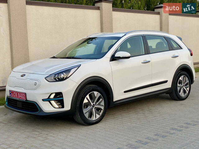 Білий Кіа Niro, об'ємом двигуна 0 л та пробігом 68 тис. км за 20750 $, фото 2 на Automoto.ua