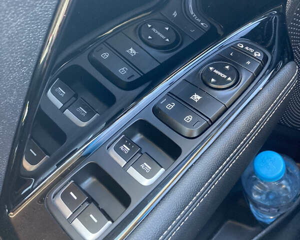 Білий Кіа Niro, об'ємом двигуна 0 л та пробігом 147 тис. км за 18200 $, фото 30 на Automoto.ua