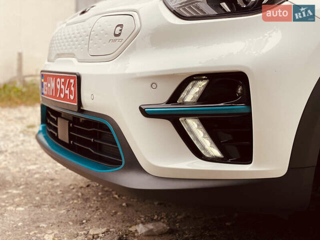 Белый Киа Niro, объемом двигателя 0 л и пробегом 164 тыс. км за 17750 $, фото 9 на Automoto.ua