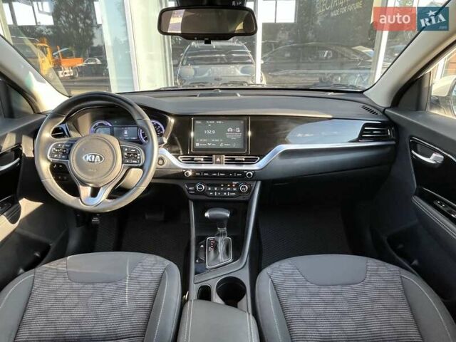 Білий Кіа Niro, об'ємом двигуна 1.58 л та пробігом 17 тис. км за 25900 $, фото 11 на Automoto.ua
