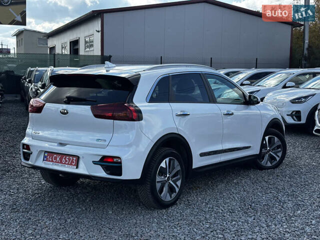 Белый Киа Niro, объемом двигателя 0 л и пробегом 53 тыс. км за 19999 $, фото 9 на Automoto.ua