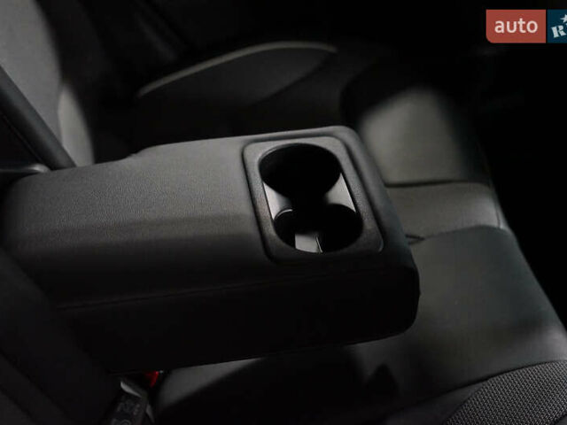 Киа Niro 2021 в Киеве на Automoto.ua Белый Киа Niro, объемом двигателя 0 л и пробегом 52 тыс. км за 18200 $, фото 27 на Automoto.ua