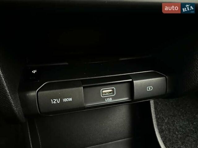 Білий Кіа Niro, об'ємом двигуна 0 л та пробігом 62 тис. км за 24500 $, фото 61 на Automoto.ua