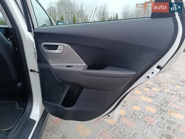 Белый Киа Niro, объемом двигателя 0 л и пробегом 34 тыс. км за 19999 $, фото 54 на Automoto.ua