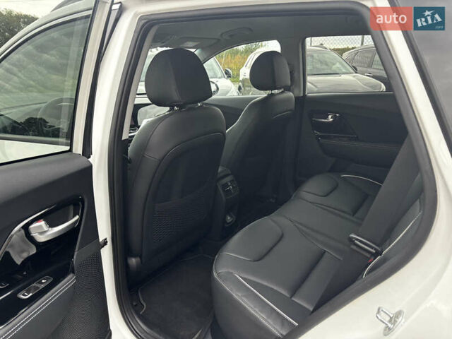 Белый Киа Niro, объемом двигателя 0 л и пробегом 48 тыс. км за 24350 $, фото 31 на Automoto.ua