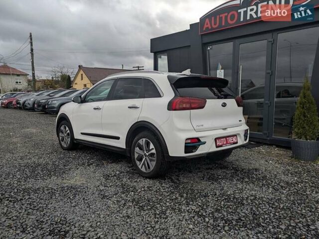 Білий Кіа Niro, об'ємом двигуна 0 л та пробігом 50 тис. км за 17300 $, фото 5 на Automoto.ua